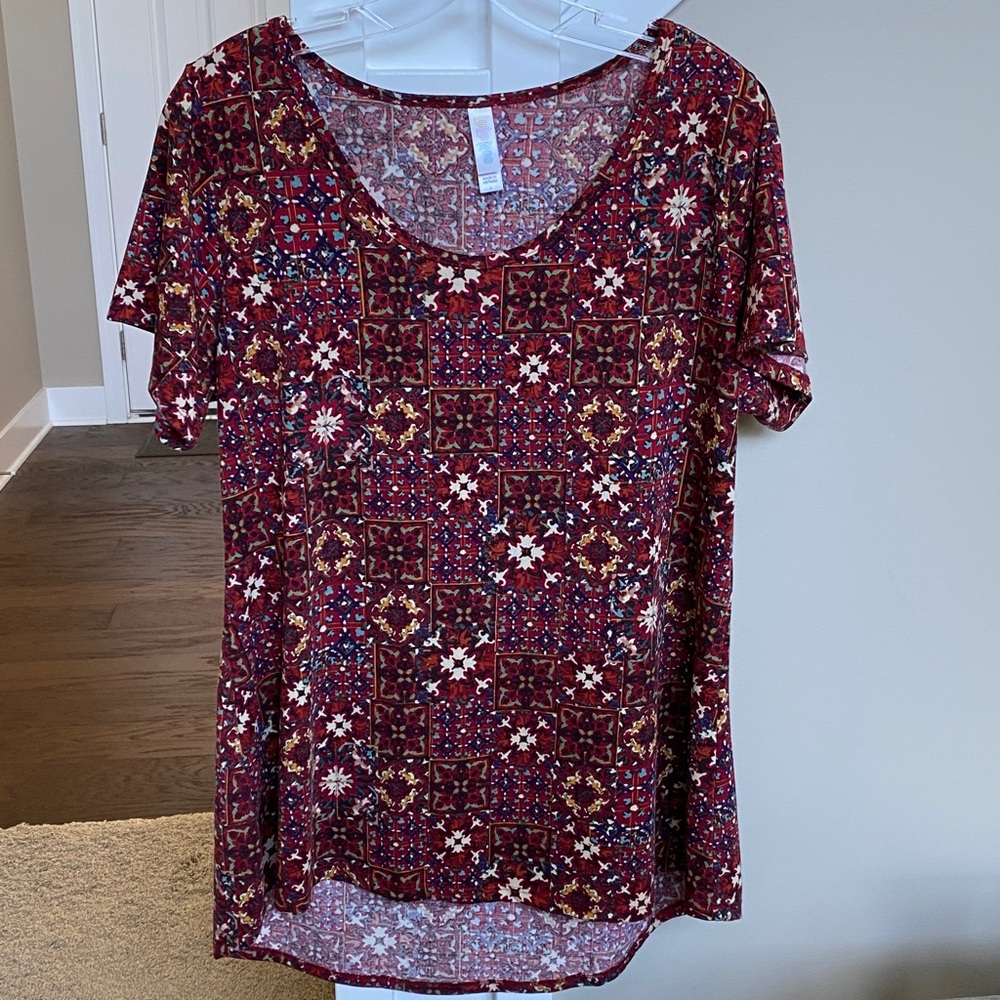 LuLaRoe Patterned Short Sleeve Top